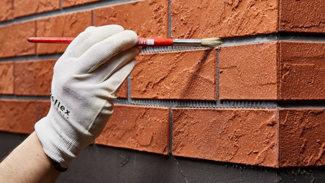Additional bonding of the slips is superfluous, just glue in the joint smoothed with a moist (but not wet) brush (10 mm)