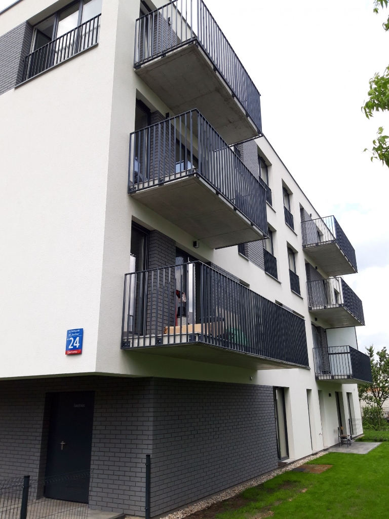 4110 (multi-family building, Warsaw)